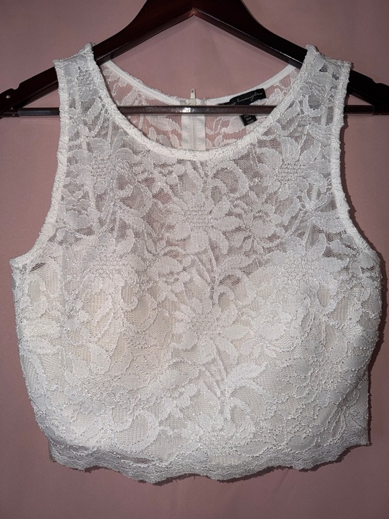 City Triangles Tops - City Triangles White Lace Crop Top